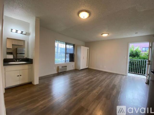 0 BR, 1 BA Apartment 981 Elden Ave, Unit 18, Los Angeles, CA 90006