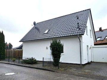 0 % Käuferprovision! Schickes, neuwertiges Einfamilienhaus sofort frei !