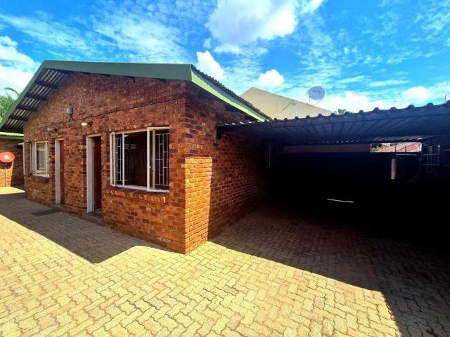 0.5 Bedroom Apartment / Flat to Rent in Annadale
