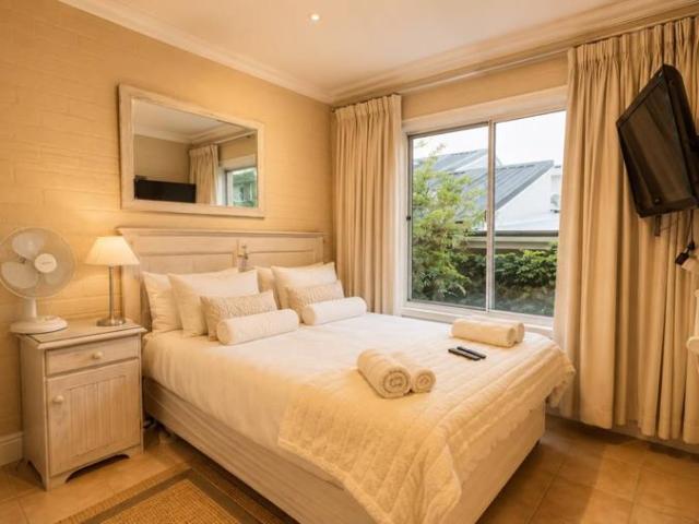0.5 Bedroom Apartment / Flat to Rent in Claremont
