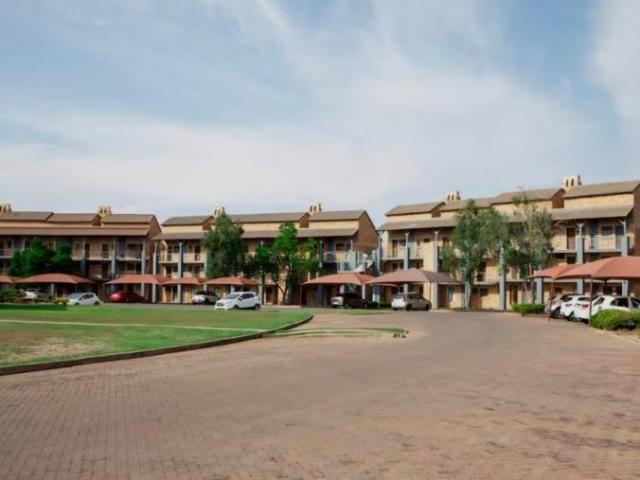 0.5 Bedroom Apartment / Flat to Rent in Karenpark