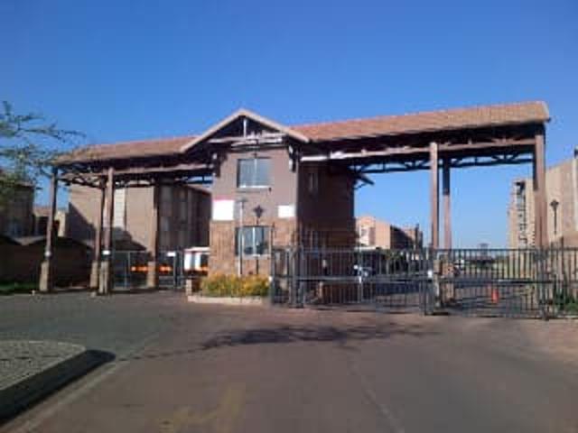 0.5 Bedroom Apartment To Let in Annlin