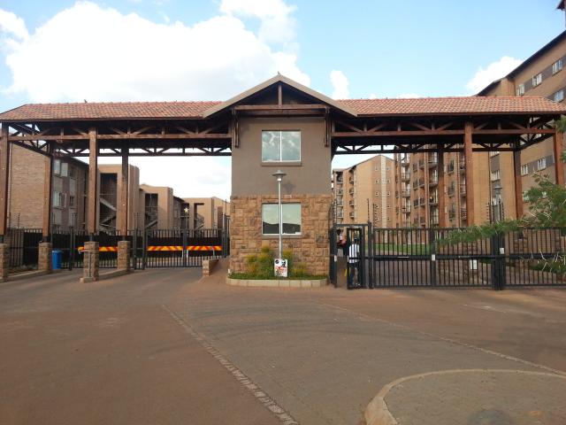 0.5 Bedroom Apartment To Let in Annlin Wes