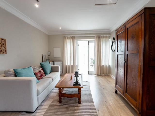 0.5 Bedroom Apartment To Let in Bakoven