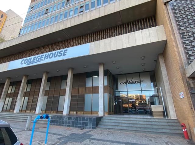 0.5 Bedroom Apartment To Let in Braamfontein