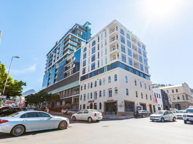 0.5 Bedroom Apartment To Let in De Waterkant