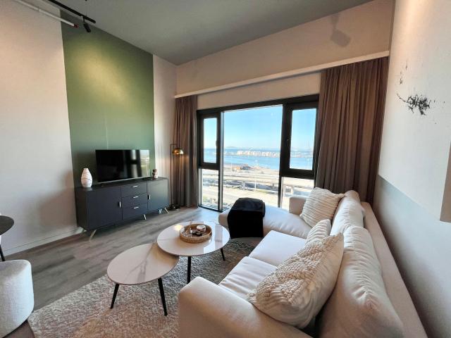 0.5 Bedroom Apartment To Let in Foreshore