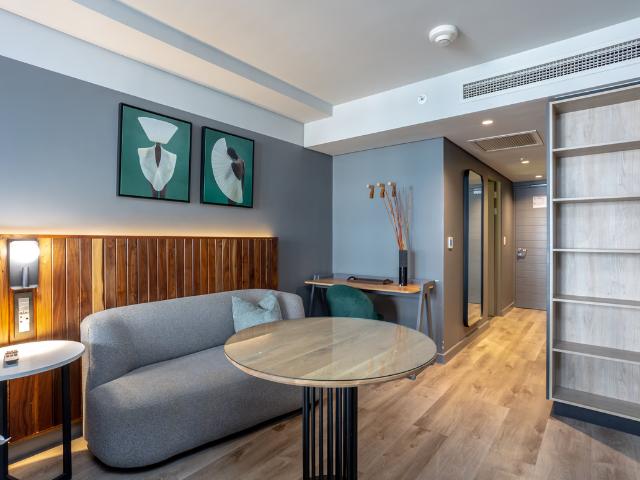 0.5 Bedroom Apartment To Let in Foreshore