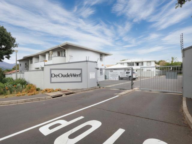0.5 Bedroom Apartment To Let in Paarl North