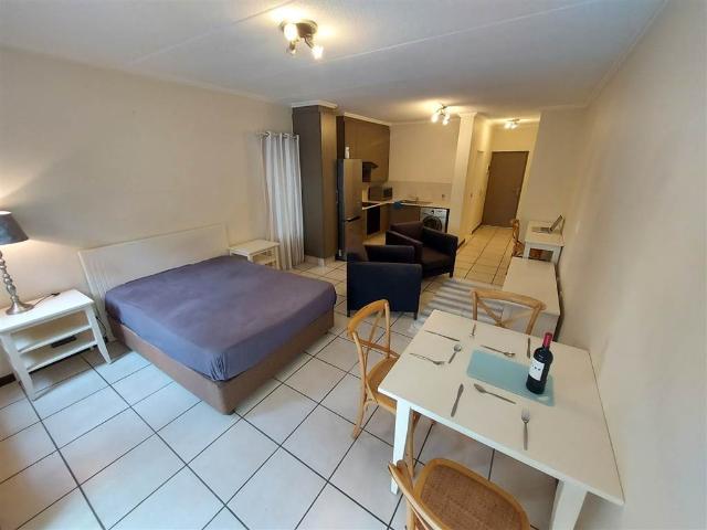 0.5 Bedroom Apartment To Let in Paulshof