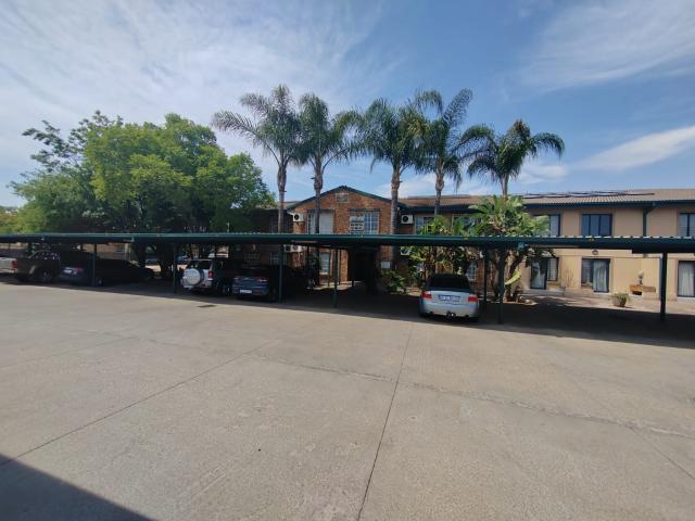 0.5 Bedroom Apartment To Let in Rietfontein SH