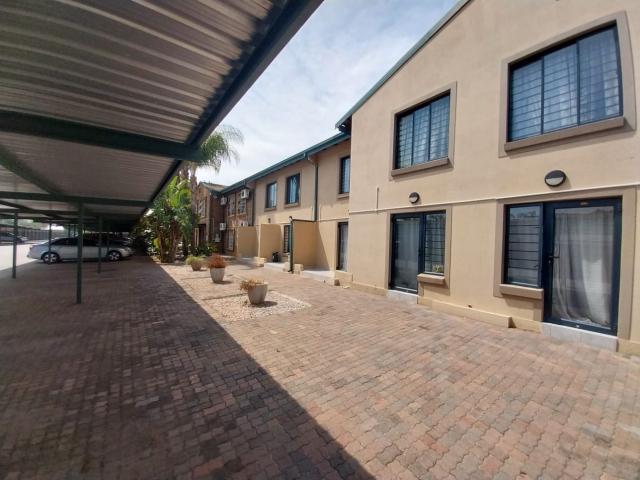0.5 Bedroom Apartment To Let in Rietfontein