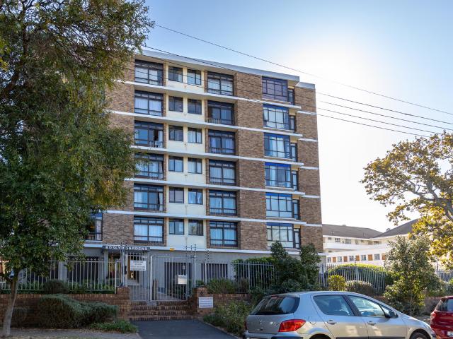 0.5 Bedroom Apartment To Let in Rondebosch
