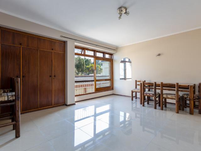 0.5 Bedroom Apartment To Let in Rondebosch