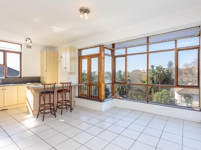 0.5 Bedroom Apartment To Let in Rondebosch