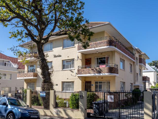 0.5 Bedroom Apartment To Let in Rosebank