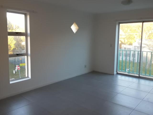 0.5 Bedroom Apartment To Let in Rosebank