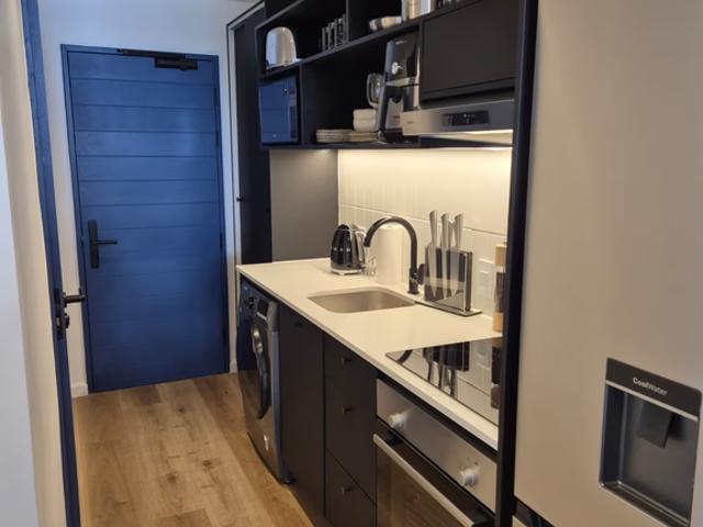 0.5 Bedroom Apartment To Let in Sea Point