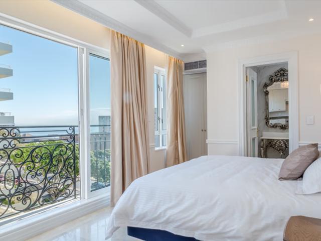 0.5 Bedroom Apartment To Let in Sea Point
