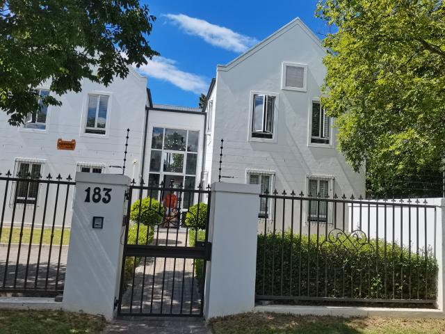 0.5 Bedroom Apartment To Let in Universiteitsoord