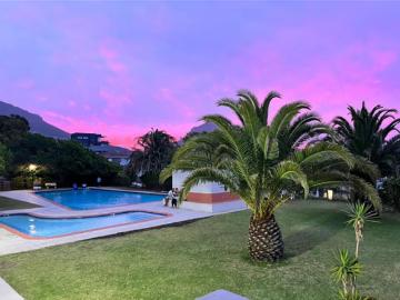0.5 Bedroom Apartment To Let in Vredehoek