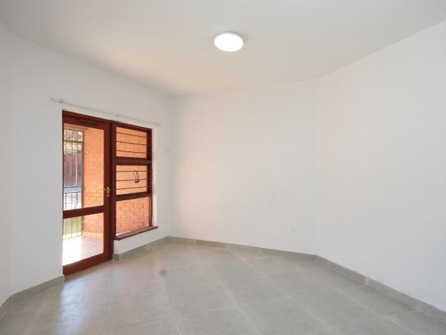 0.5 Bedroom Apartment To Let in Wilgeheuwel