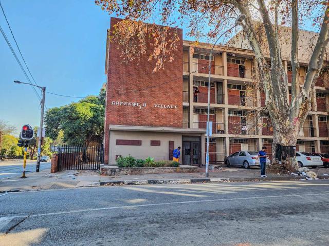 0.5 Bedroom Apartment To Let in Yeoville