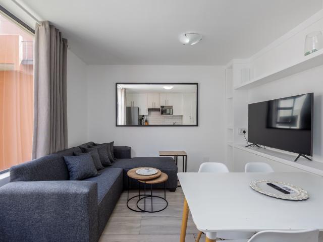 0.5 Bedroom Apartment To Let in Zonnebloem