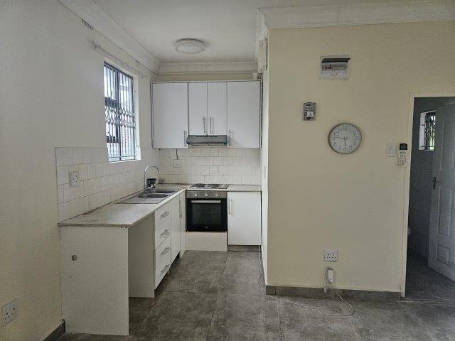 0.5 Bedroom Flat Rented in Carrington Heights