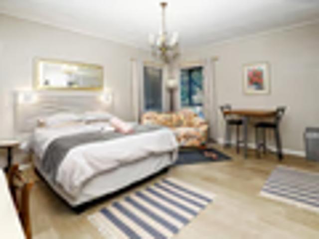 0.5 Bedroom Flat To Let in Durbanville Central