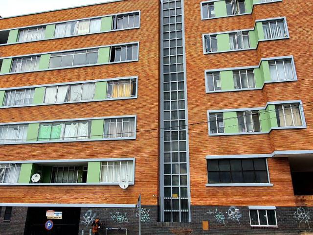0.5 Bedroom Flat To Let in Joubert Park