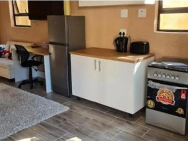 0.5 Bedroom Garden Cottage in Sandton Central