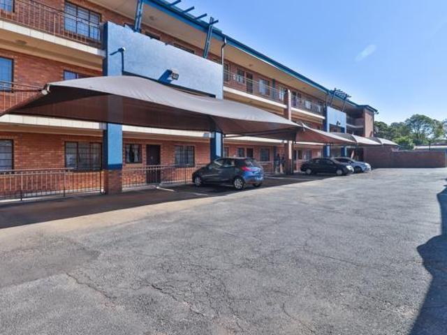 0.5 Bedroom House in Kempton Park Central