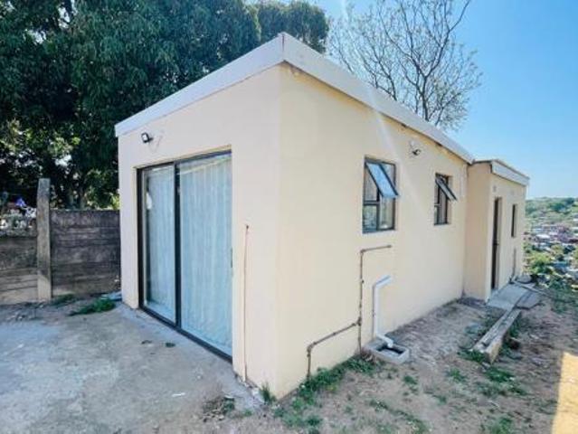 0.5 Bedroom House in Montclair