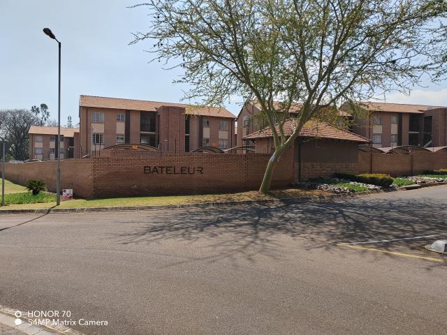 0.5 Bedroom Studio Apartment To Let in Annlin