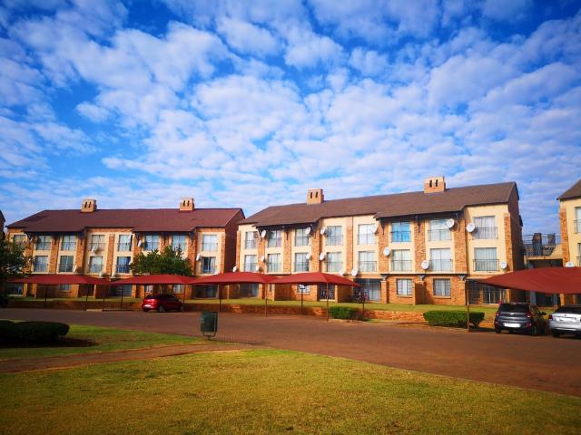 0.5 Bedroom Studio Apartment To Let in Karenpark