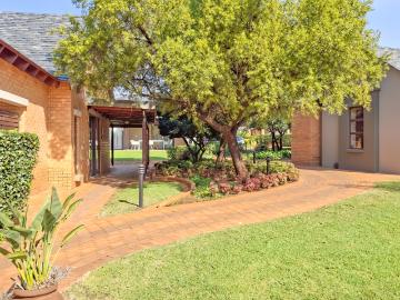 0.5 Bedroom Studio Apartment To Let in Retire at Midstream