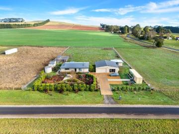 0.5HA 1.23 Acres Natural Spring Water + Medicinal Herb Garden!