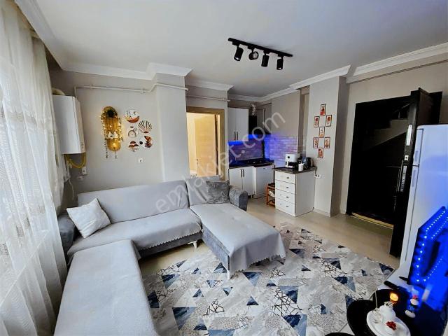 13.000 Tl Kiracılı Güney Cephe Arakat Eşyalı Satılık 1+1 Daire