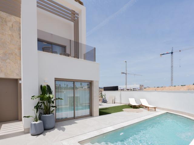 & 13 & 13 ¿Sueñas con tener tu propia casa en la soleada Cos. 99m² Murcia