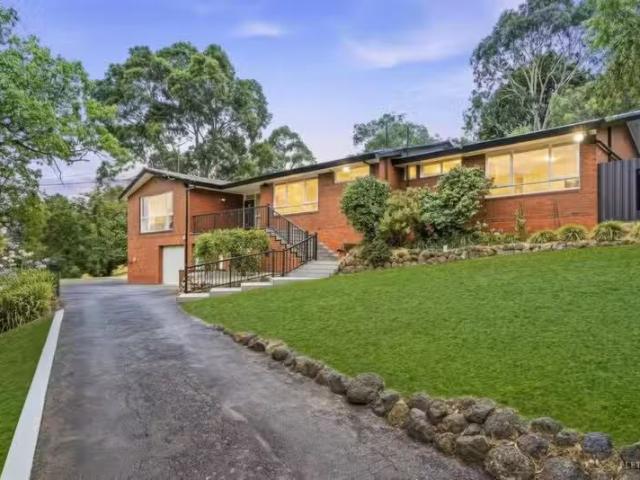 13 15 St Georges Avenue, Templestowe VIC 3106 House Auction