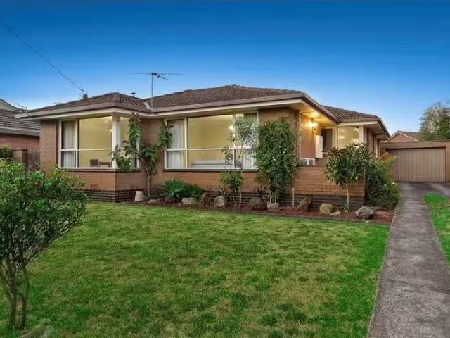 13 Tereva Crescent, WHEELERS HILL, VIC 3150 House for Rent