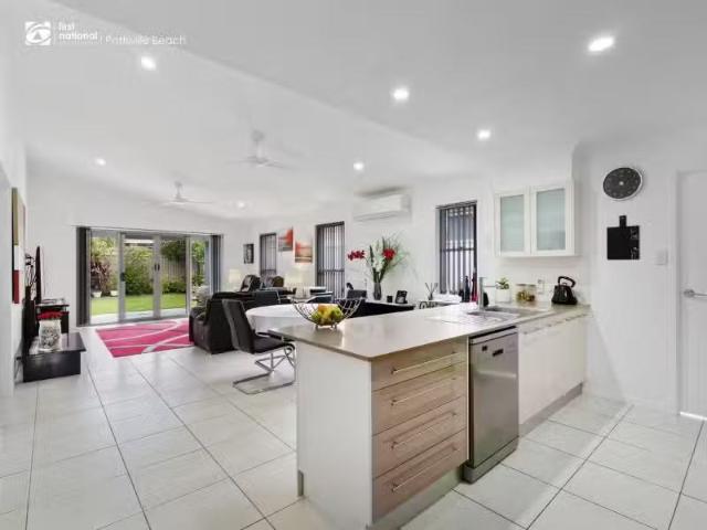 1/3 Terrigal Street, POTTSVILLE House for rent Listed by Prop.