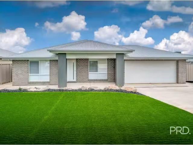 13 Thane Court, Lloyd House for rent Listed by Karen Eyres of.