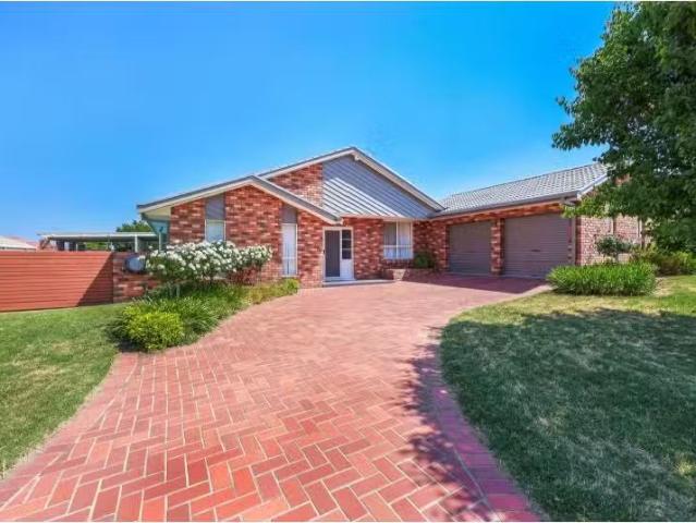 13 The Mews, TAMWORTH House for rent Listed by Raine & Horne.