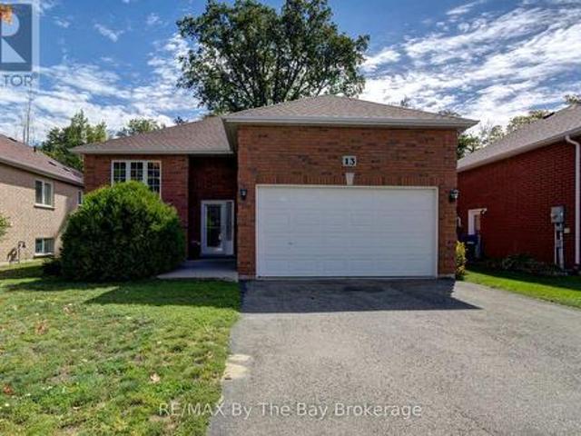13 Tona Trail, Wasaga Beach, ON, L9Z 0A5 house for sale | Listing ID S13811 | Royal LePage