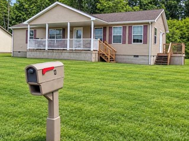 13 Tree Side Ln, Summersville, WV 26651