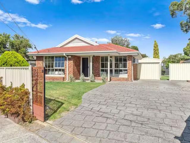 13 Tremaine Court, Carrum Downs, VIC 3201 House for Rent