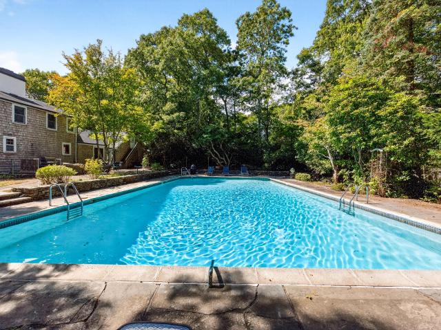 13 Two Ponds Road