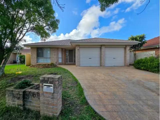 13 Tuart Circle, NARELLAN VALE House for rent Listed by Team.